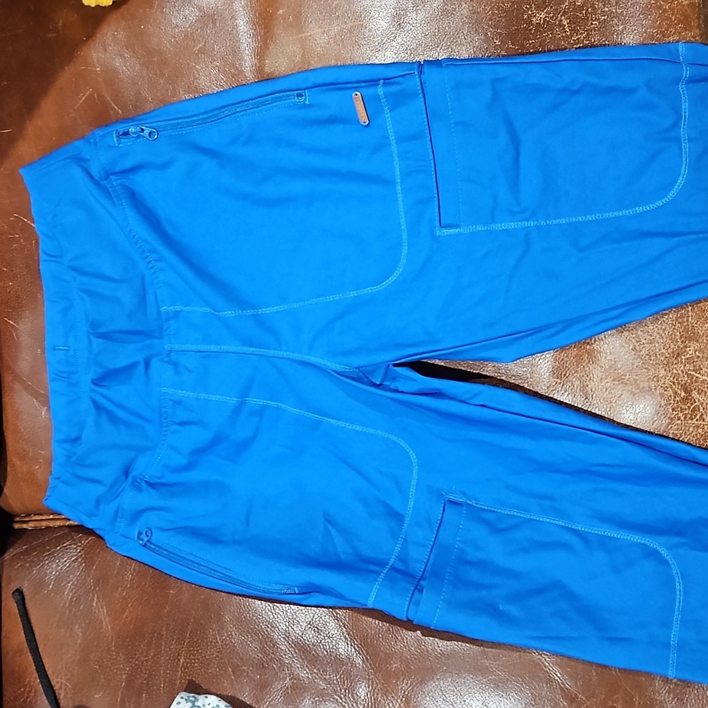 Royal Cherokee scrub set